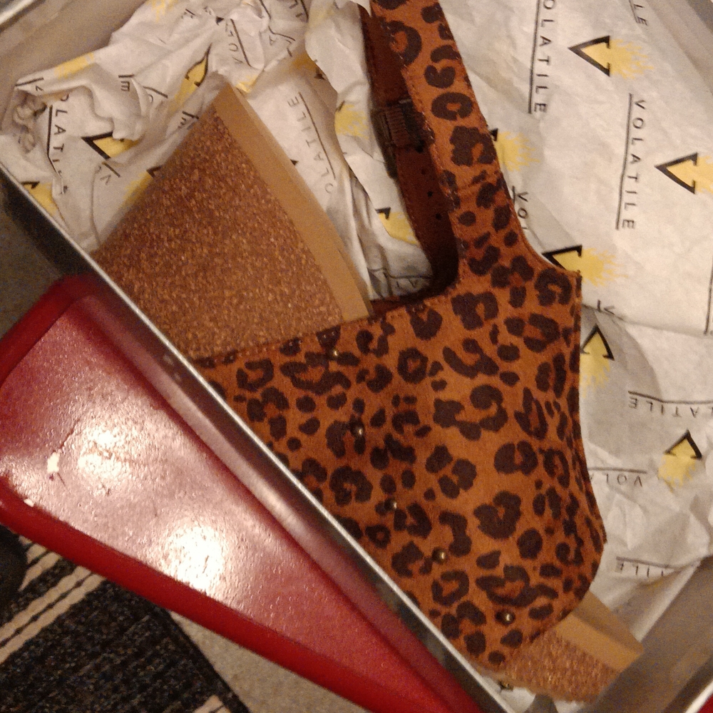 Volatile Tan Leopard Sandals - Picture 6 of 9